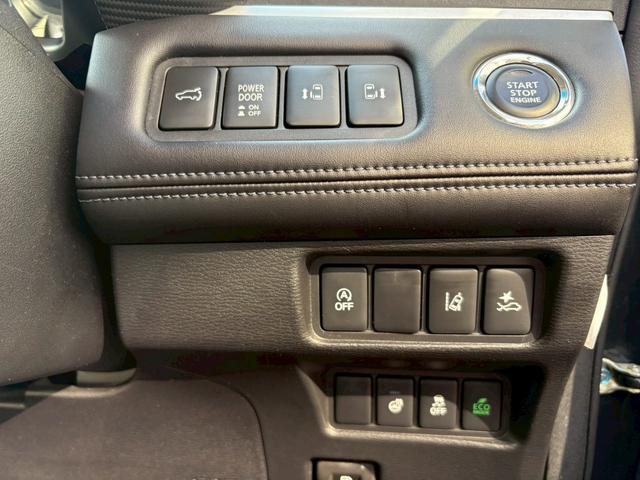 デリカＤ：５ Ｇ　パワーパッケージ　エアコン　パワーステアリング　パワーウィンドウ　フリップダウンモニター　ナビ　アルミホイール　シートヒーター　スマートキー（11枚目）