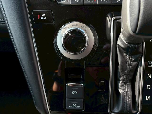 デリカＤ：５ Ｇ　パワーパッケージ　エアコン　パワーステアリング　パワーウィンドウ　フリップダウンモニター　ナビ　アルミホイール　シートヒーター　スマートキー（15枚目）