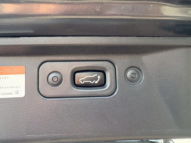 デリカＤ：５ Ｇ　パワーパッケージ　エアコン　パワーステアリング　パワーウィンドウ　フリップダウンモニター　ナビ　アルミホイール　シートヒーター　スマートキー（19枚目）