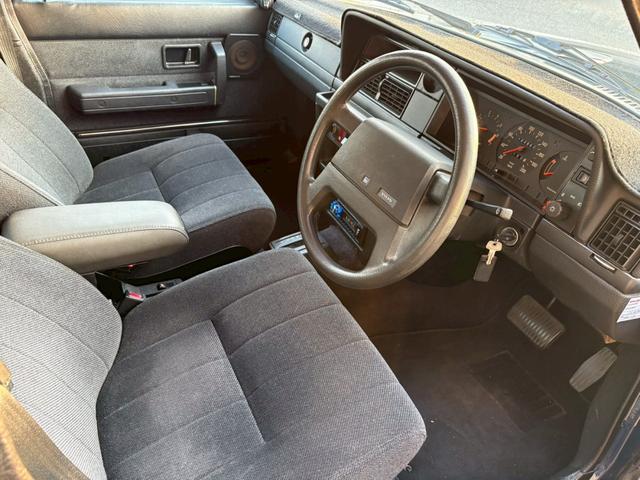 ２４０ ＧＬ　ＣＤ　エアコン　パワーステアリング　パワーウィンドウ（10枚目）