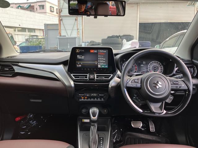 フロンクス ベースグレード　Ｂｌｕｅｔｏｏｔｈ　アラウンドビューモニター　クルーズコントロール　ドライブレコーダー　レーンアシスト　衝突軽減ブレーキ　ＥＴＣ　ワイヤレス充電　ヘッドアップディスプレイ（4枚目）