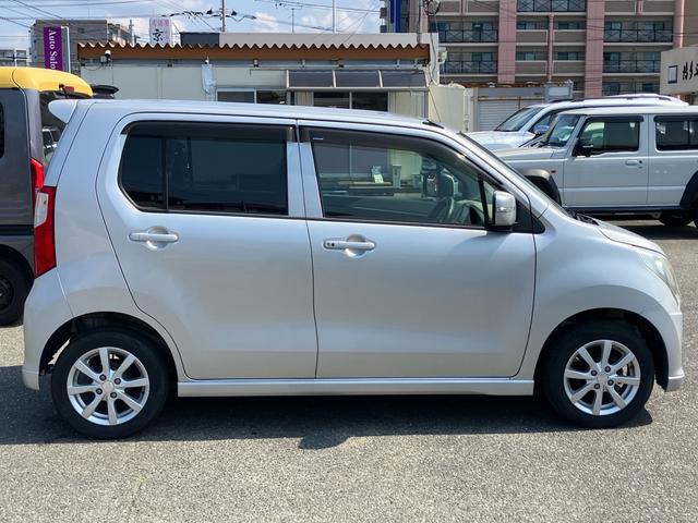 ワゴンＲ ＦＸリミテッド　運転席助手席エアバッグ　盗難防止　全席パワーウインドウ　パワーステアリング　ＡＢＳ　運転席エアバック　エアコン　衝突安全ボディ　ナビ　ＴＶ（4枚目）