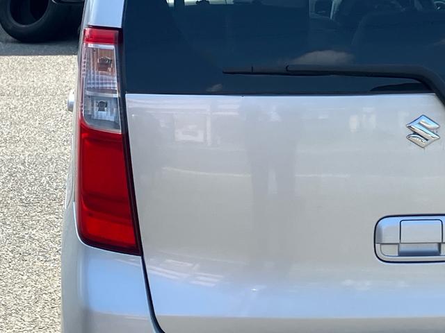 ワゴンＲ ＦＸリミテッド　運転席助手席エアバッグ　盗難防止　全席パワーウインドウ　パワーステアリング　ＡＢＳ　運転席エアバック　エアコン　衝突安全ボディ　ナビ　ＴＶ（17枚目）