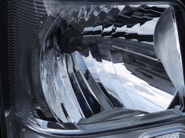 �k�d�c�w�b�h���C�g�Ȃ̂Ŗ�Ԃ͂́A�ȑO�̃��C�g�Ɣ�ׂĔ��ɖ��邭����d�͂��G�R�ȃ��C�g�ł���