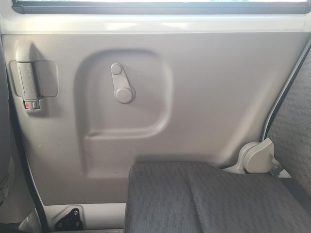 エブリイ ＰＡリミテッド　ＥＴＣ　ナビ　フルセグＴＶ　Ｂｌｕｅｔｏｏｔｈ　バックモニター　ＤＶＤ再生　４ＡＴ　キーレス　ＬＥＤルームライト　ライトレベライザー　ドアバイザー　フロアマット　ハイルーフ（25枚目）