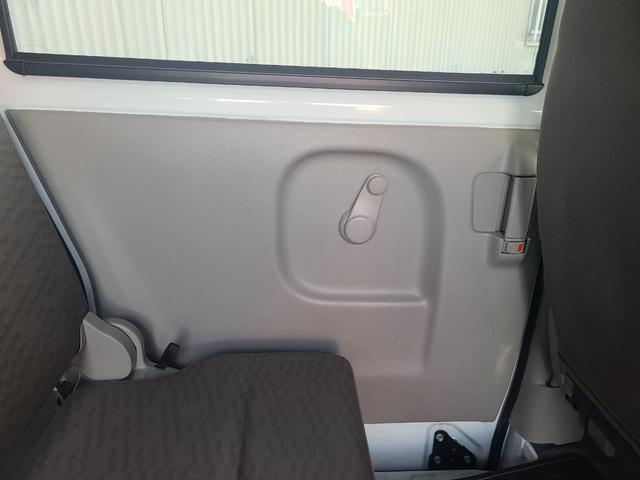 エブリイ ＰＡリミテッド　ＥＴＣ　ナビ　フルセグＴＶ　Ｂｌｕｅｔｏｏｔｈ　バックモニター　ＤＶＤ再生　４ＡＴ　キーレス　ＬＥＤルームライト　ライトレベライザー　ドアバイザー　フロアマット　ハイルーフ（27枚目）