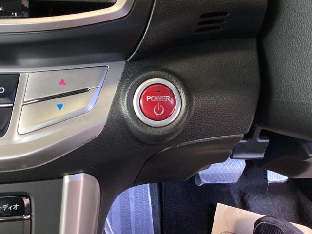 アコードハイブリッド ＬＸ　純正ナビ　電動シート　リアカメラ　リヤカメラ　地デジフルセグ　キーレスエントリーシステム　フルオートエアコン　横滑り防止機能　ナビＴＶ　サイドエアバック　全席パワーウインドウ　オートクルーズ　ＡＢＳ（15枚目）