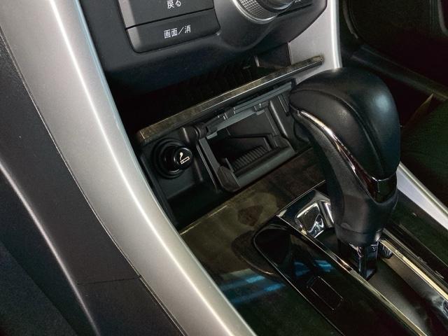 アコードハイブリッド ＬＸ　純正ナビ　電動シート　リアカメラ　リヤカメラ　地デジフルセグ　キーレスエントリーシステム　フルオートエアコン　横滑り防止機能　ナビＴＶ　サイドエアバック　全席パワーウインドウ　オートクルーズ　ＡＢＳ（39枚目）