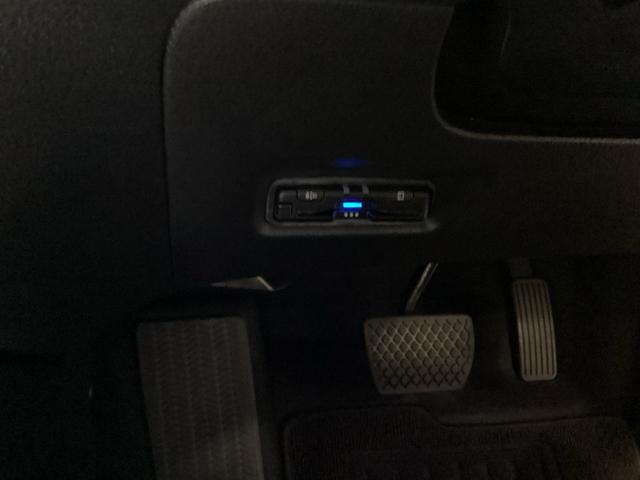 フィット e:HEVホーム メモリーナビ ETC リアカメラ 前後誤発進抑制機能 クリソナ 助手席エアバッグ 運転席エアバッグ アイドリングストップ LEDライト USB接続 バックカメラ ABS サイドエアバッグ フルセグTV(14枚目)