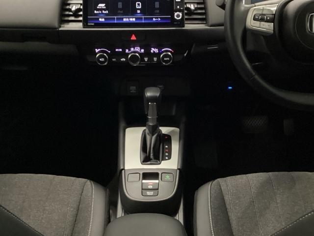 フィット e:HEVホーム メモリーナビ ETC リアカメラ 前後誤発進抑制機能 クリソナ 助手席エアバッグ 運転席エアバッグ アイドリングストップ LEDライト USB接続 バックカメラ ABS サイドエアバッグ フルセグTV(28枚目)