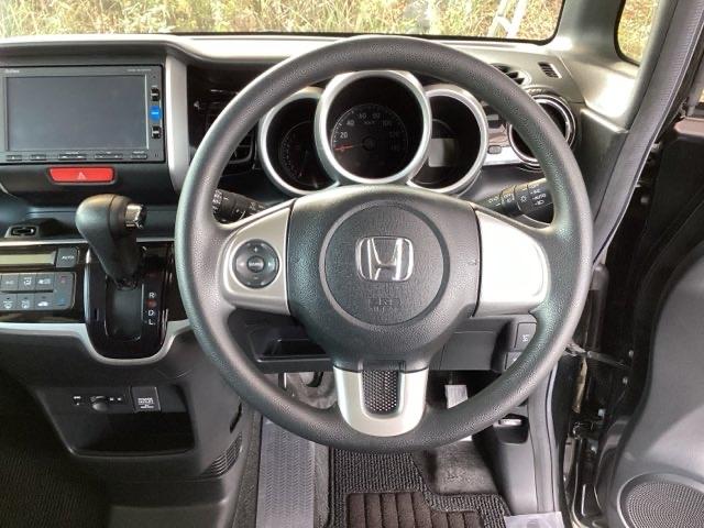 Ｎ－ＢＯＸカスタム Ｇ・Ｌパッケージ　純正ナビ　フルセグ　リアカメラ　ナビ・ＴＶ　スマキ－　フロントベンチシート　地デジＴＶ　パワーウィンドウ　片側電動両側スライドドア　盗難防止システム　オートエアコン　パワステ　ＤＶＤ再生可　ＡＢＳ（18枚目）