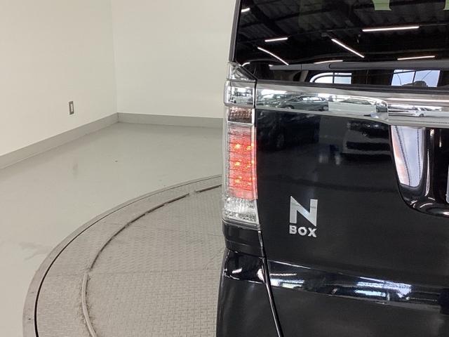 Ｎ－ＢＯＸカスタム Ｇ・Ｌパッケージ　純正ナビ　フルセグ　リアカメラ　ナビ・ＴＶ　スマキ－　フロントベンチシート　地デジＴＶ　パワーウィンドウ　片側電動両側スライドドア　盗難防止システム　オートエアコン　パワステ　ＤＶＤ再生可　ＡＢＳ（34枚目）