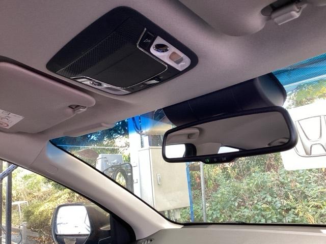 ヴェゼル ハイブリッドＺ・ホンダセンシング　純正メモリーナビ　リアカメラ　ＥＴＣ　レーダーサポート　ＤＶＤ再生機能　整備記録簿　横滑り防止システム　バックアイカメラ　盗難防止装置　フルセ　シートヒーター付　スマ－トキ－　ＥＣＯモード　ＵＳＢ接続（10枚目）