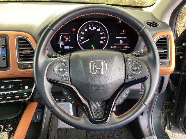 ヴェゼル ハイブリッドＺ・ホンダセンシング　純正メモリーナビ　リアカメラ　ＥＴＣ　レーダーサポート　ＤＶＤ再生機能　整備記録簿　横滑り防止システム　バックアイカメラ　盗難防止装置　フルセ　シートヒーター付　スマ－トキ－　ＥＣＯモード　ＵＳＢ接続（14枚目）