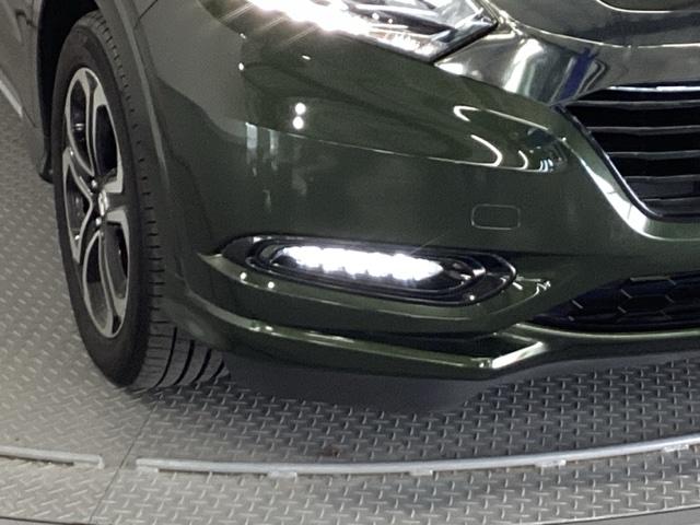 ヴェゼル ハイブリッドＺ・ホンダセンシング　純正メモリーナビ　リアカメラ　ＥＴＣ　レーダーサポート　ＤＶＤ再生機能　整備記録簿　横滑り防止システム　バックアイカメラ　盗難防止装置　フルセ　シートヒーター付　スマ－トキ－　ＥＣＯモード　ＵＳＢ接続（24枚目）