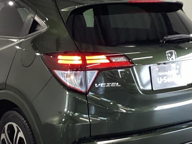 ヴェゼル ハイブリッドＺ・ホンダセンシング　純正メモリーナビ　リアカメラ　ＥＴＣ　レーダーサポート　ＤＶＤ再生機能　整備記録簿　横滑り防止システム　バックアイカメラ　盗難防止装置　フルセ　シートヒーター付　スマ－トキ－　ＥＣＯモード　ＵＳＢ接続（28枚目）