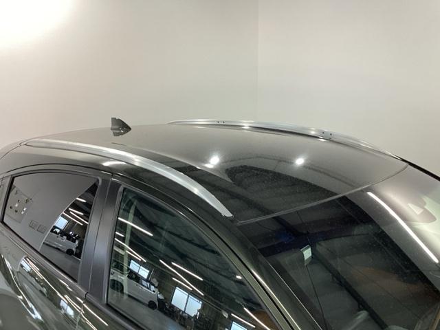 ヴェゼル ハイブリッドＺ・ホンダセンシング　純正メモリーナビ　リアカメラ　ＥＴＣ　レーダーサポート　ＤＶＤ再生機能　整備記録簿　横滑り防止システム　バックアイカメラ　盗難防止装置　フルセ　シートヒーター付　スマ－トキ－　ＥＣＯモード　ＵＳＢ接続（33枚目）