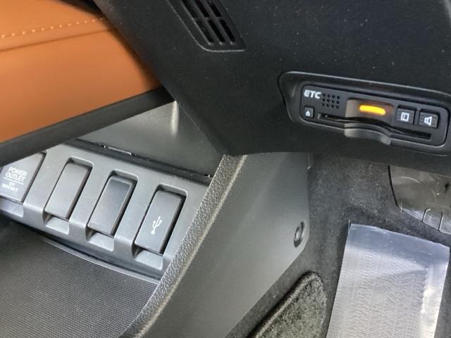 ヴェゼル ハイブリッドＺ・ホンダセンシング　純正メモリーナビ　リアカメラ　ＥＴＣ　レーダーサポート　ＤＶＤ再生機能　整備記録簿　横滑り防止システム　バックアイカメラ　盗難防止装置　フルセ　シートヒーター付　スマ－トキ－　ＥＣＯモード　ＵＳＢ接続（48枚目）