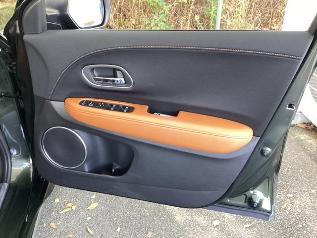 ヴェゼル ハイブリッドＺ・ホンダセンシング　純正メモリーナビ　リアカメラ　ＥＴＣ　レーダーサポート　ＤＶＤ再生機能　整備記録簿　横滑り防止システム　バックアイカメラ　盗難防止装置　フルセ　シートヒーター付　スマ－トキ－　ＥＣＯモード　ＵＳＢ接続（53枚目）