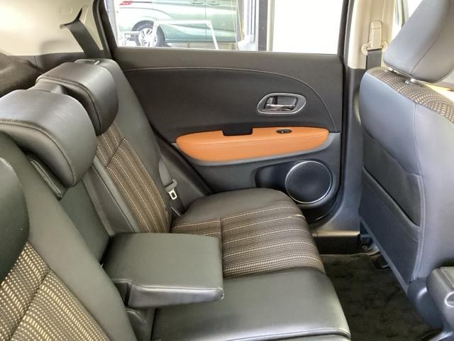 ヴェゼル ハイブリッドＺ・ホンダセンシング　純正メモリーナビ　リアカメラ　ＥＴＣ　レーダーサポート　ＤＶＤ再生機能　整備記録簿　横滑り防止システム　バックアイカメラ　盗難防止装置　フルセ　シートヒーター付　スマ－トキ－　ＥＣＯモード　ＵＳＢ接続（60枚目）