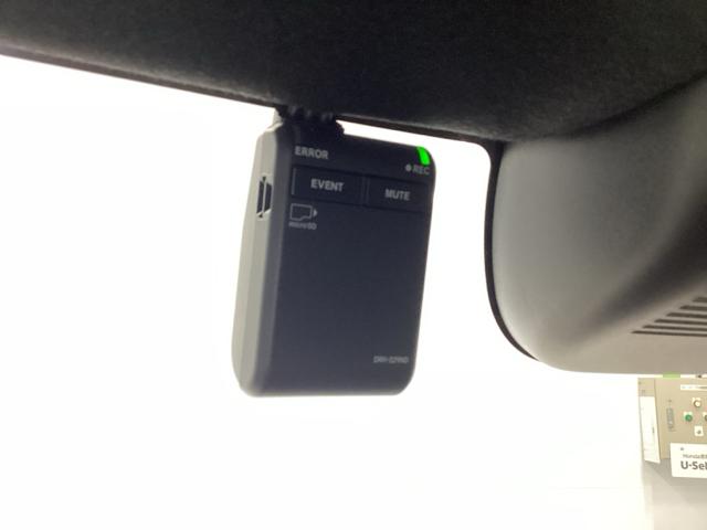 N-BOXカスタム ベースグレード 純正メモリーナビ ドラレコ リアカメラ USB接続 CMBS Dレコ ベンチシート オートエアコン スマートキ LED 盗難防止装置 クルコン ETC バックカメラ フルセグTV パワーステアリング(12枚目)