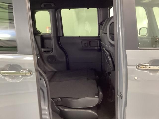 Ｎ－ＢＯＸカスタム コーディネートスタイル　ホンダ純正ディスプレイオーディオ　オートクルーズ　Ｗ電動ドア　シートヒータ　ＬＥＤ　ＥＳＣ　リアカメラ　ソナー　ベンチシート　アイドリングストップ　エアコン　サイドエアバック　パワーウィンドウ　ＡＢＳ（20枚目）