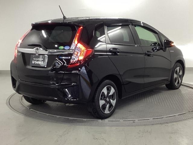 フィットハイブリッド Ｌパッケージ　ナビ　フルセグ　あんしんパッケージ　サイドエアバック　ＬＥＤ　ＥＣＯＮ　バックカメラ　オートクルーズコントロール　イモビライザー　ＥＴＣ　ＥＳＣ　ＡＵＴＯエアコン　ＡＢＳ　運転席助手席エアバッグ（8枚目）