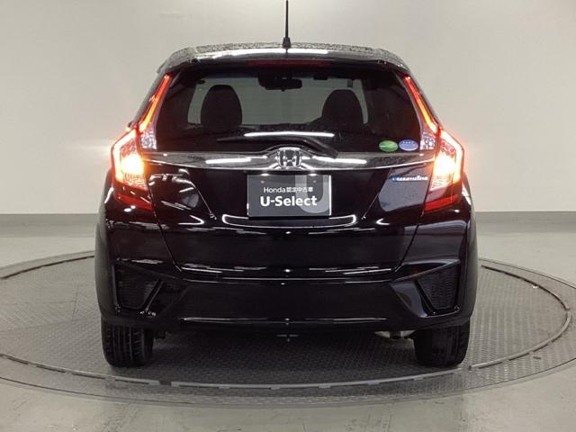 フィットハイブリッド Ｌパッケージ　ナビ　フルセグ　あんしんパッケージ　サイドエアバック　ＬＥＤ　ＥＣＯＮ　バックカメラ　オートクルーズコントロール　イモビライザー　ＥＴＣ　ＥＳＣ　ＡＵＴＯエアコン　ＡＢＳ　運転席助手席エアバッグ（9枚目）