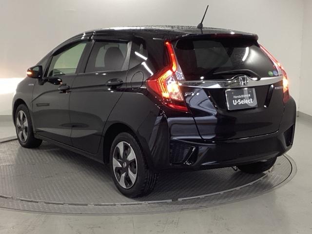 フィットハイブリッド Ｌパッケージ　ナビ　フルセグ　あんしんパッケージ　サイドエアバック　ＬＥＤ　ＥＣＯＮ　バックカメラ　オートクルーズコントロール　イモビライザー　ＥＴＣ　ＥＳＣ　ＡＵＴＯエアコン　ＡＢＳ　運転席助手席エアバッグ（10枚目）