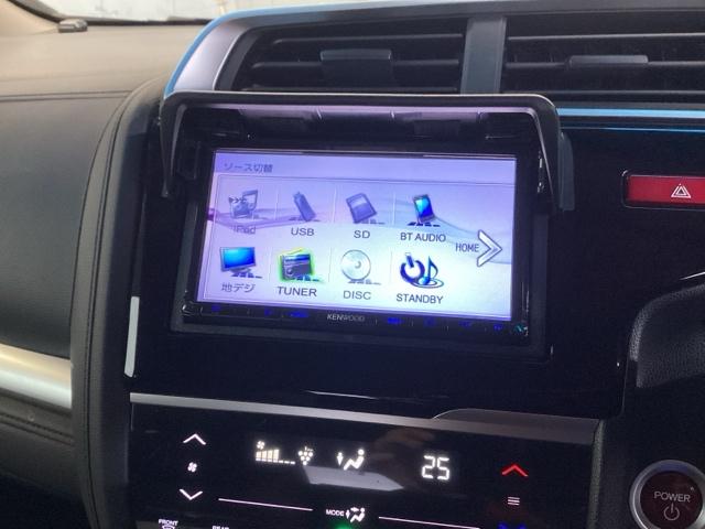 フィットハイブリッド Ｌパッケージ　ナビ　フルセグ　あんしんパッケージ　サイドエアバック　ＬＥＤ　ＥＣＯＮ　バックカメラ　オートクルーズコントロール　イモビライザー　ＥＴＣ　ＥＳＣ　ＡＵＴＯエアコン　ＡＢＳ　運転席助手席エアバッグ（11枚目）