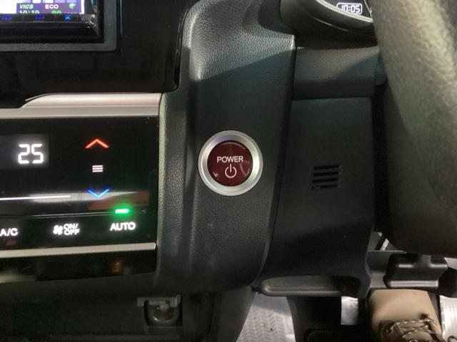 フィットハイブリッド Ｌパッケージ　ナビ　フルセグ　あんしんパッケージ　サイドエアバック　ＬＥＤ　ＥＣＯＮ　バックカメラ　オートクルーズコントロール　イモビライザー　ＥＴＣ　ＥＳＣ　ＡＵＴＯエアコン　ＡＢＳ　運転席助手席エアバッグ（14枚目）