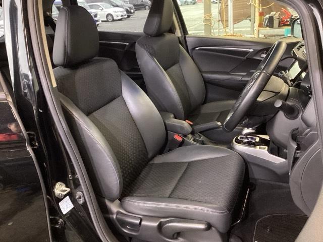 フィットハイブリッド Ｌパッケージ　ナビ　フルセグ　あんしんパッケージ　サイドエアバック　ＬＥＤ　ＥＣＯＮ　バックカメラ　オートクルーズコントロール　イモビライザー　ＥＴＣ　ＥＳＣ　ＡＵＴＯエアコン　ＡＢＳ　運転席助手席エアバッグ（19枚目）