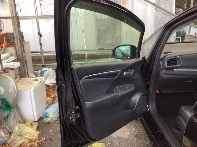 フィットハイブリッド Ｌパッケージ　ナビ　フルセグ　あんしんパッケージ　サイドエアバック　ＬＥＤ　ＥＣＯＮ　バックカメラ　オートクルーズコントロール　イモビライザー　ＥＴＣ　ＥＳＣ　ＡＵＴＯエアコン　ＡＢＳ　運転席助手席エアバッグ（36枚目）