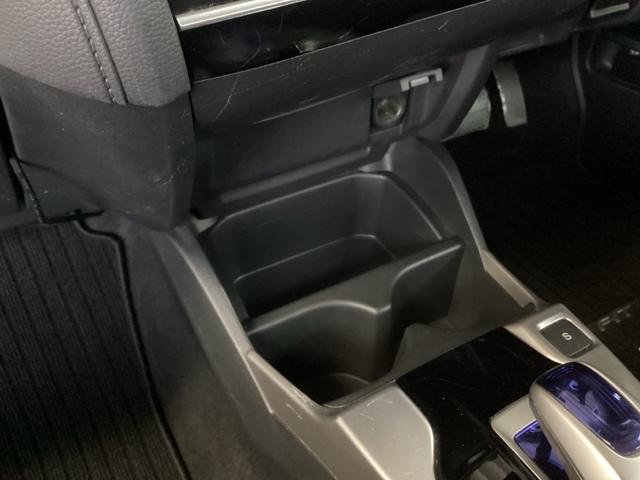 フィットハイブリッド Ｌパッケージ　ナビ　フルセグ　あんしんパッケージ　サイドエアバック　ＬＥＤ　ＥＣＯＮ　バックカメラ　オートクルーズコントロール　イモビライザー　ＥＴＣ　ＥＳＣ　ＡＵＴＯエアコン　ＡＢＳ　運転席助手席エアバッグ（41枚目）