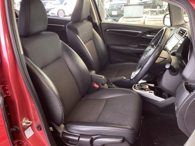 フィットハイブリッド Ｌホンダセンシング　純正ナビ　フルセグ　リアカメラ　軽減ブレーキ　Ｒカメ　ＬＥＤ　サイドＳＲＳ　横滑り防止　ドライブレコーダー　ナビＴＶ　パワーステアリング　盗難防止装置　オートクルーズ　ＥＴＣ車載器　ＤＶＤ再生　ＡＢＳ（19枚目）