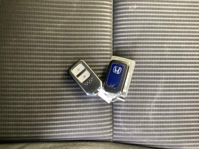 フィットハイブリッド Ｌホンダセンシング　純正ナビ　フルセグ　リアカメラ　軽減ブレーキ　Ｒカメ　ＬＥＤ　サイドＳＲＳ　横滑り防止　ドライブレコーダー　ナビＴＶ　パワーステアリング　盗難防止装置　オートクルーズ　ＥＴＣ車載器　ＤＶＤ再生　ＡＢＳ（26枚目）