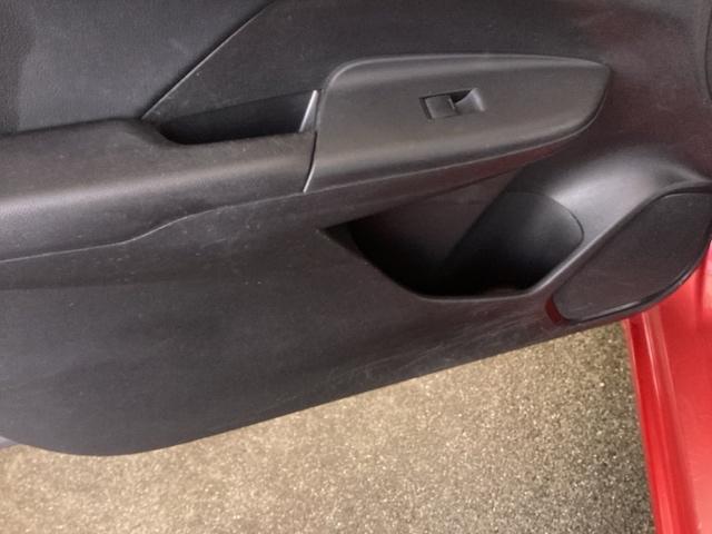 フィットハイブリッド Ｌホンダセンシング　純正ナビ　フルセグ　リアカメラ　軽減ブレーキ　Ｒカメ　ＬＥＤ　サイドＳＲＳ　横滑り防止　ドライブレコーダー　ナビＴＶ　パワーステアリング　盗難防止装置　オートクルーズ　ＥＴＣ車載器　ＤＶＤ再生　ＡＢＳ（40枚目）