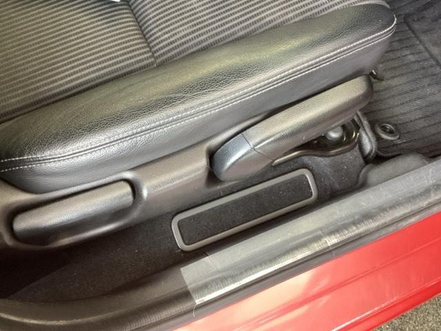 フィットハイブリッド Ｌホンダセンシング　純正ナビ　フルセグ　リアカメラ　軽減ブレーキ　Ｒカメ　ＬＥＤ　サイドＳＲＳ　横滑り防止　ドライブレコーダー　ナビＴＶ　パワーステアリング　盗難防止装置　オートクルーズ　ＥＴＣ車載器　ＤＶＤ再生　ＡＢＳ（46枚目）