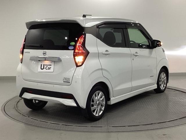 デイズ ハイウェイスターＸ　ナビ　フルセグ　リアカメラ　ブレーキサポート　前後センサー　地デジ　フロントベンチシート　横滑り防止　ＬＥＤ　イモビライザー　インテリジェントキー　ＥＴＣ　アイドリングストップ　オートエアコン　ＡＢＳ（8枚目）