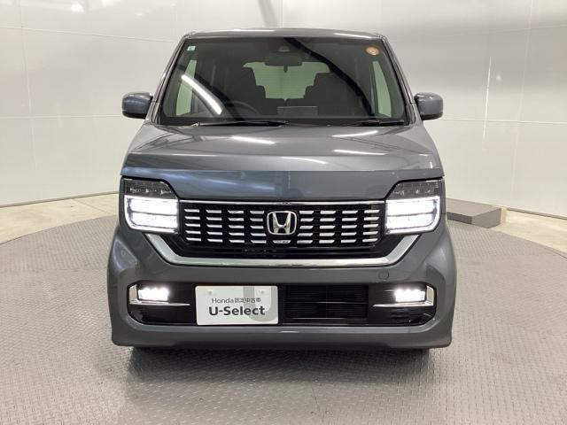 �k�d�c�w�b�h���C�g�𑕔����Ă��܂��B�k�d�c�w�b�h���C�g�͂ƂĂ����邭�A�J�̓����ԑ��s�����S�E���S�ł��B�I�[�g���C�g�R���g���[���t���Ŏ��̖͂��邳�ɉ����Ď����œ_���E�������܂�