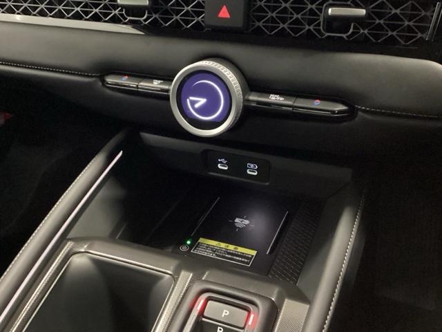 �p���Ή��̃X�}�[�g�t�H����u�������ŏ[�d���ł��܂��B�P�T�v�}���[�d�Ή��B