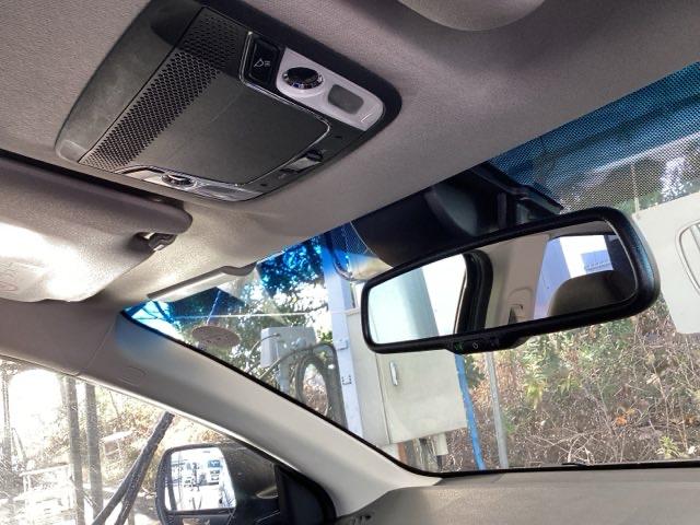 ヴェゼル ＨＶＸ・ホンダセンシングブリリアントスタイルＥＤ　純正メモリーナビ　リアカメラ　ＥＴＣ　誤発進抑制　地デジ　ＬＥＤランプ　オートエアコン　サイドエアバッグ　ＰＳ　ナビＴＶ　盗難防止装置　スマ－トキ－　ＶＳＡ　エアバッグ　ＵＳＢ　ＤＶＤ再生　Ｒカメ（10枚目）