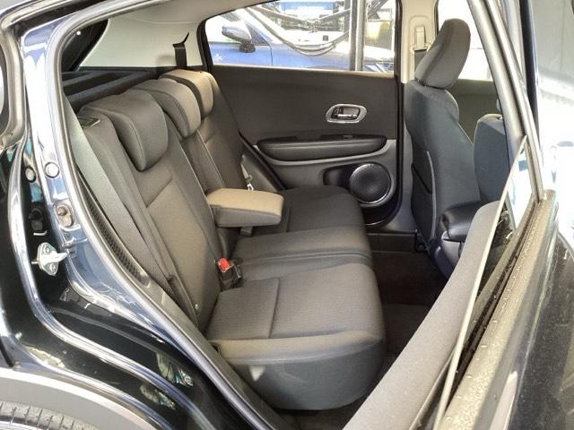 ヴェゼル ＨＶＸ・ホンダセンシングブリリアントスタイルＥＤ　純正メモリーナビ　リアカメラ　ＥＴＣ　誤発進抑制　地デジ　ＬＥＤランプ　オートエアコン　サイドエアバッグ　ＰＳ　ナビＴＶ　盗難防止装置　スマ－トキ－　ＶＳＡ　エアバッグ　ＵＳＢ　ＤＶＤ再生　Ｒカメ（17枚目）