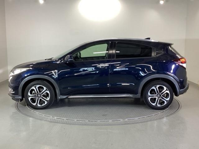 ヴェゼル ＨＶＸ・ホンダセンシングブリリアントスタイルＥＤ　純正メモリーナビ　リアカメラ　ＥＴＣ　誤発進抑制　地デジ　ＬＥＤランプ　オートエアコン　サイドエアバッグ　ＰＳ　ナビＴＶ　盗難防止装置　スマ－トキ－　ＶＳＡ　エアバッグ　ＵＳＢ　ＤＶＤ再生　Ｒカメ（26枚目）