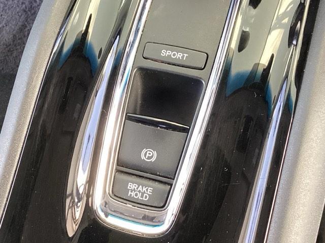 ヴェゼル ＨＶＸ・ホンダセンシングブリリアントスタイルＥＤ　純正メモリーナビ　リアカメラ　ＥＴＣ　誤発進抑制　地デジ　ＬＥＤランプ　オートエアコン　サイドエアバッグ　ＰＳ　ナビＴＶ　盗難防止装置　スマ－トキ－　ＶＳＡ　エアバッグ　ＵＳＢ　ＤＶＤ再生　Ｒカメ（42枚目）