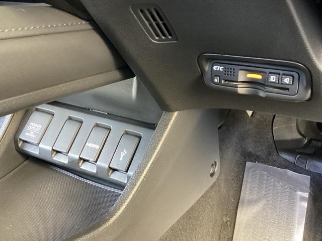 ヴェゼル ＨＶＸ・ホンダセンシングブリリアントスタイルＥＤ　純正メモリーナビ　リアカメラ　ＥＴＣ　誤発進抑制　地デジ　ＬＥＤランプ　オートエアコン　サイドエアバッグ　ＰＳ　ナビＴＶ　盗難防止装置　スマ－トキ－　ＶＳＡ　エアバッグ　ＵＳＢ　ＤＶＤ再生　Ｒカメ（48枚目）