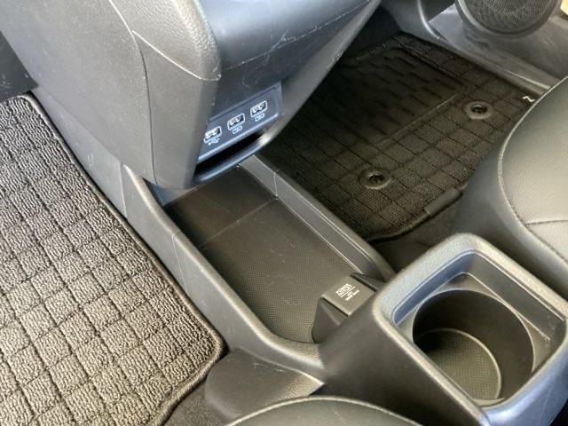 Ｎ－ＯＮＥ プレミアム　純正ナビ　フルセグ　リアカメラ　両席エアバック　ソナー　横滑り防止装置　Ｂカメラ　衝突軽減装置　サイドカーテンエアバック　ＬＥＤヘッドライト　ＡＢＳ　ナビＴＶ　アイドリングストップ　スマートキー（41枚目）