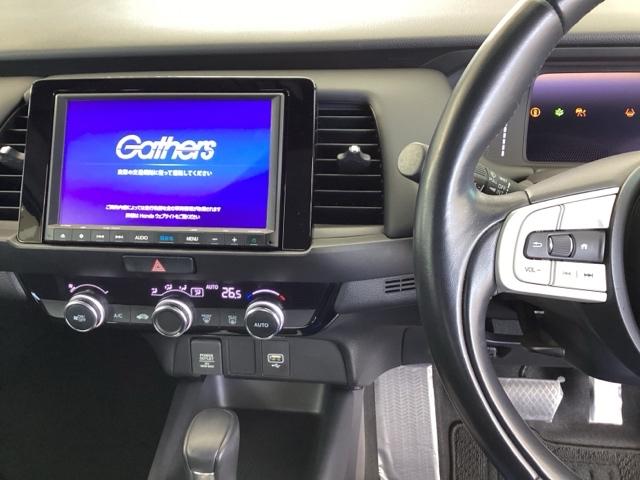 フィット ｅ：ＨＥＶホーム　純正メモリーナビ　ドラレコ　リアカメラ　コーナーセンサ　Ｂモニ　ＥＴＣ搭載　カーテンエアバッグ　ＤＶＤ再生機能　イモビライザー　記録簿付　ＥＣＯＮ　ナビ＆ＴＶ　ＡＵＴＯライト　ＬＥＤヘッドランプ（3枚目）