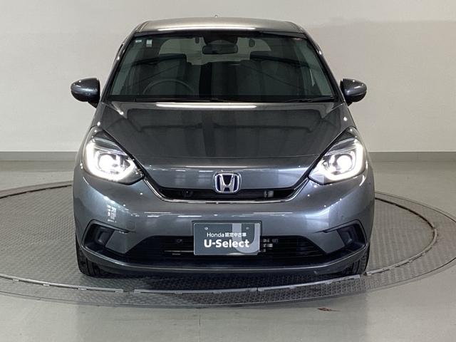 フィット ｅ：ＨＥＶホーム　純正メモリーナビ　ドラレコ　リアカメラ　コーナーセンサ　Ｂモニ　ＥＴＣ搭載　カーテンエアバッグ　ＤＶＤ再生機能　イモビライザー　記録簿付　ＥＣＯＮ　ナビ＆ＴＶ　ＡＵＴＯライト　ＬＥＤヘッドランプ（6枚目）