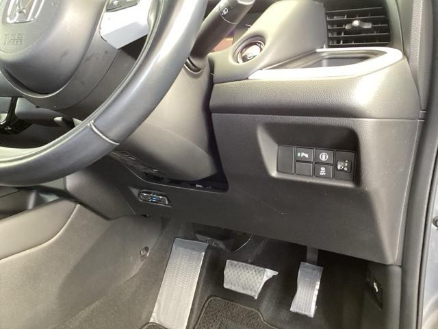 フィット ｅ：ＨＥＶホーム　純正メモリーナビ　ドラレコ　リアカメラ　コーナーセンサ　Ｂモニ　ＥＴＣ搭載　カーテンエアバッグ　ＤＶＤ再生機能　イモビライザー　記録簿付　ＥＣＯＮ　ナビ＆ＴＶ　ＡＵＴＯライト　ＬＥＤヘッドランプ（15枚目）